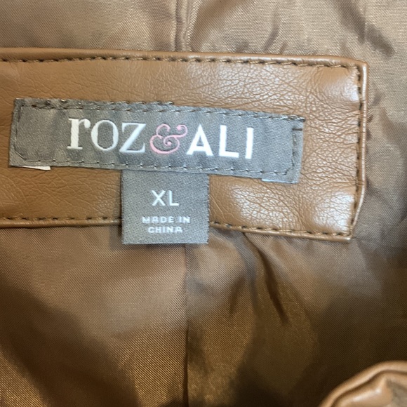 Roz and Ali Snap Collar Jacket Soft Faux Leather Quilted Lined Details Biker XL - Picture 8 of 10